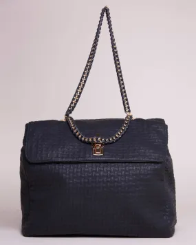 BAG WITH CHAIN SHOULDER STRAP AND RELIEF TEXTURERE