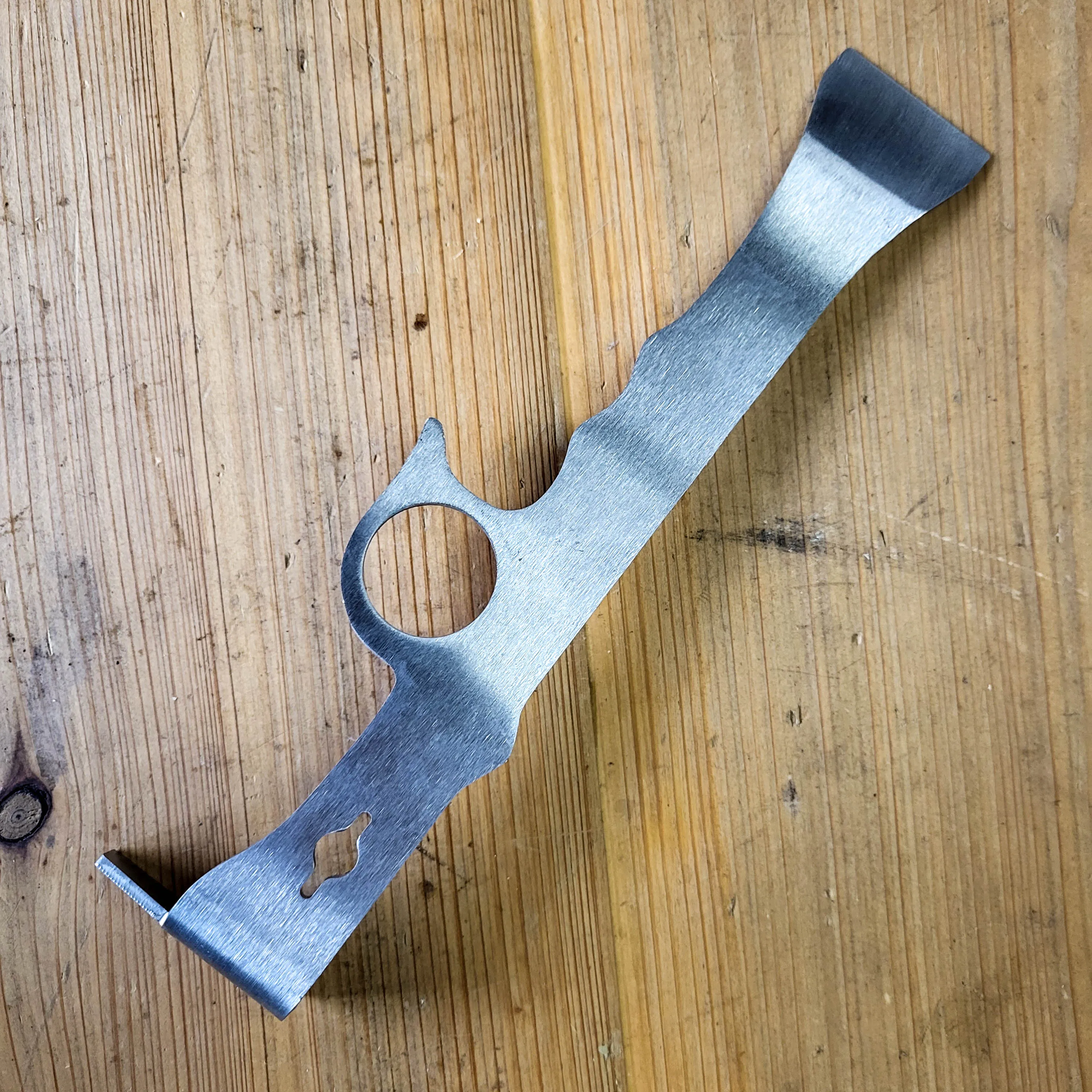 Finger Grip Hive tool