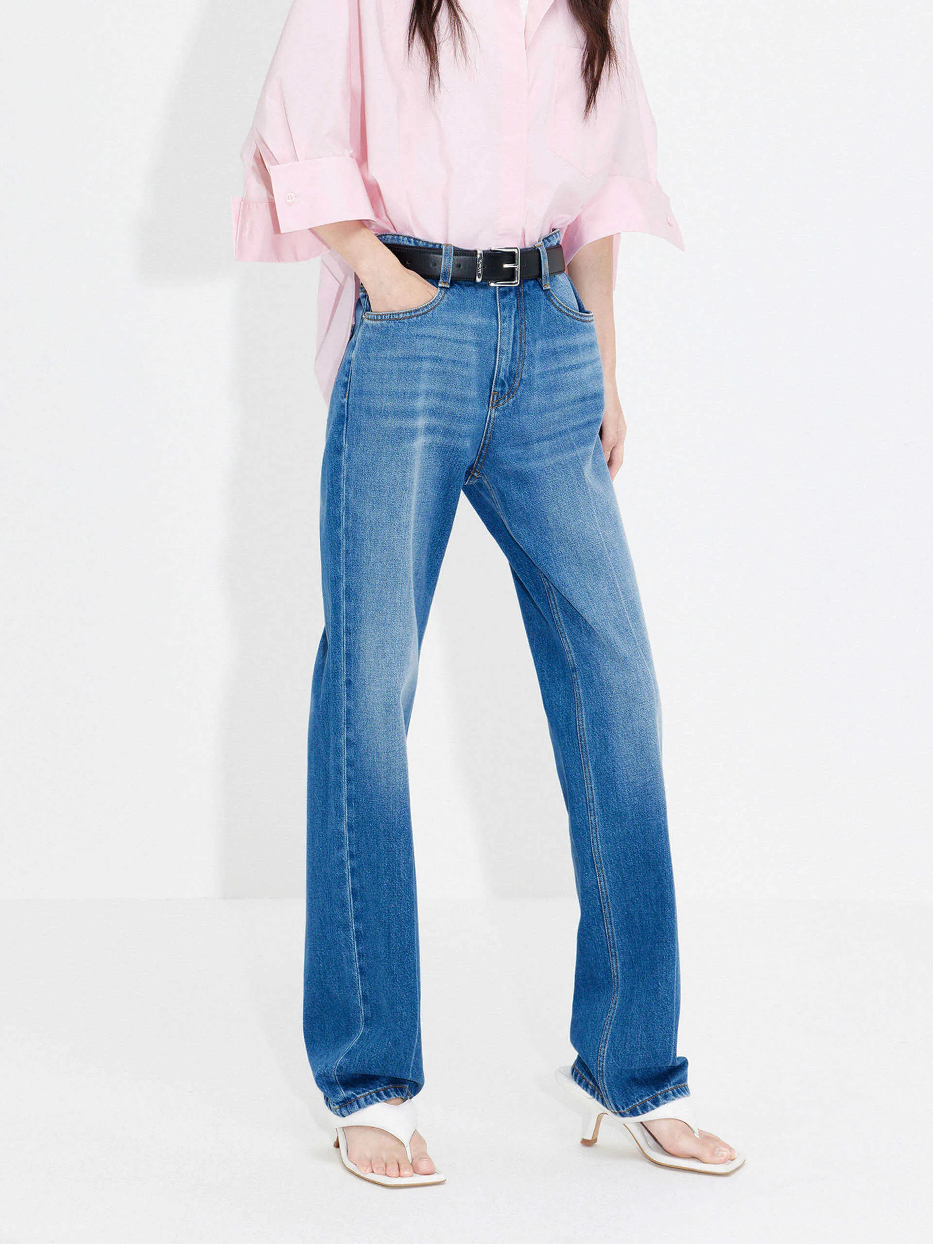 Straight Leg Jeans in Cotton