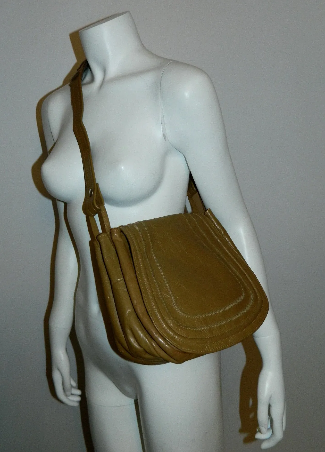 vintage 1970s olive brown SADDLE bag Brazilian leather shoulder purse